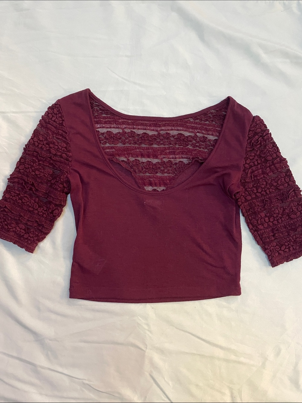 Lace-Trimmed Burgundy Sweetheart Crop Top - Picture 2 of 3